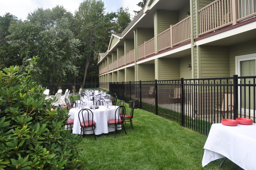 University Inn Academic Suites Orono Экстерьер фото