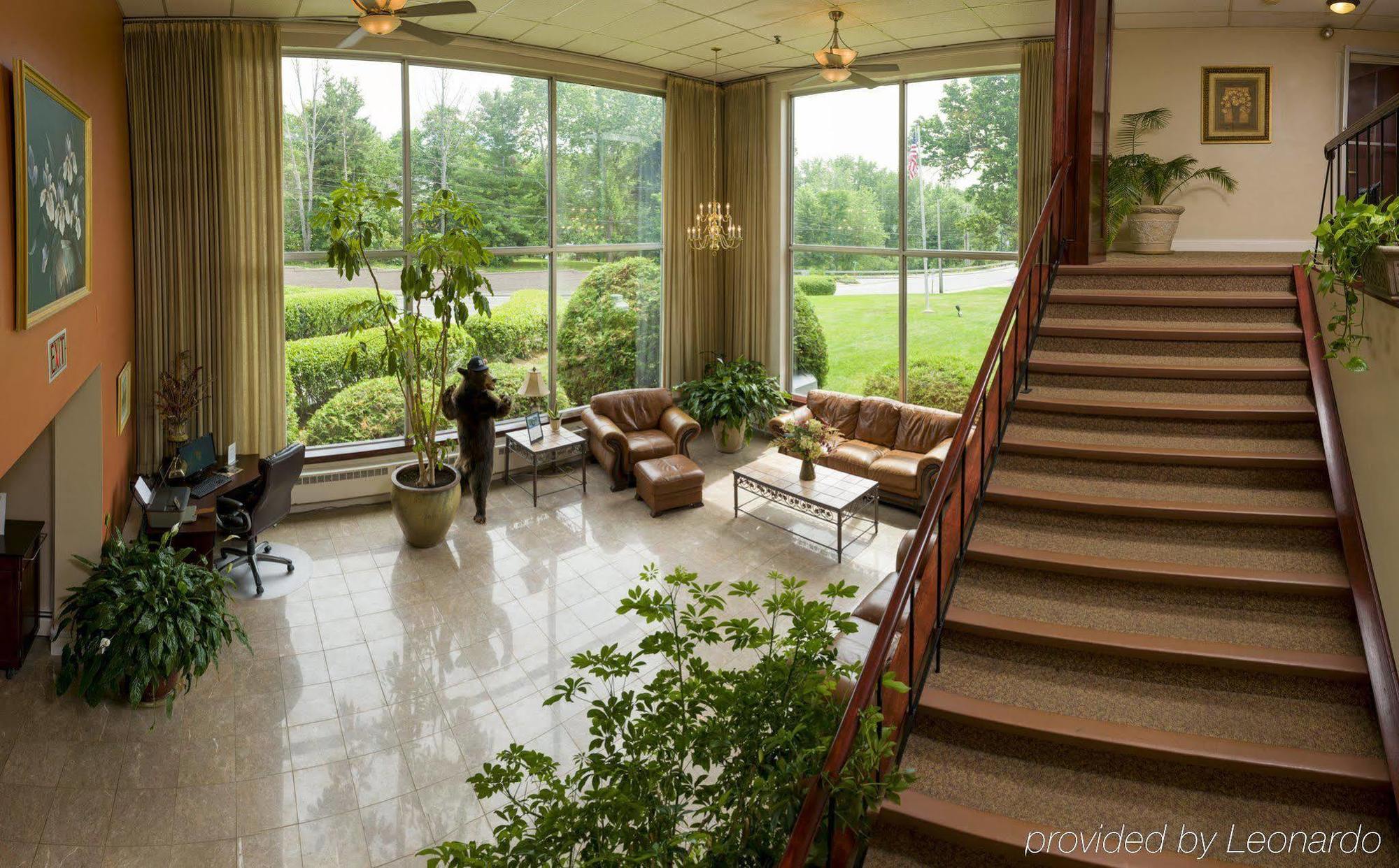 University Inn Academic Suites Orono Экстерьер фото