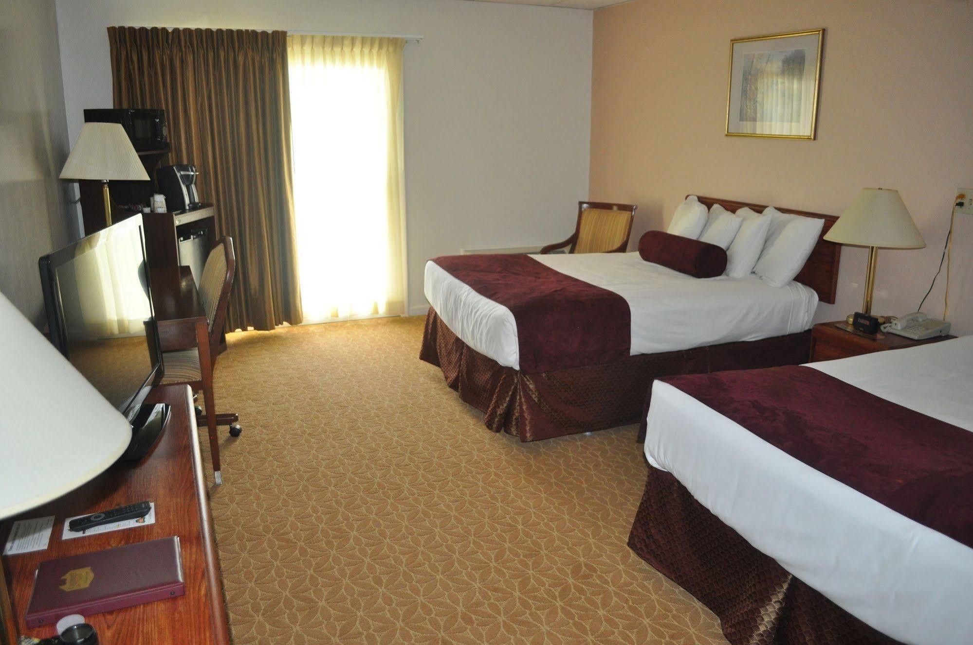 University Inn Academic Suites Orono Экстерьер фото