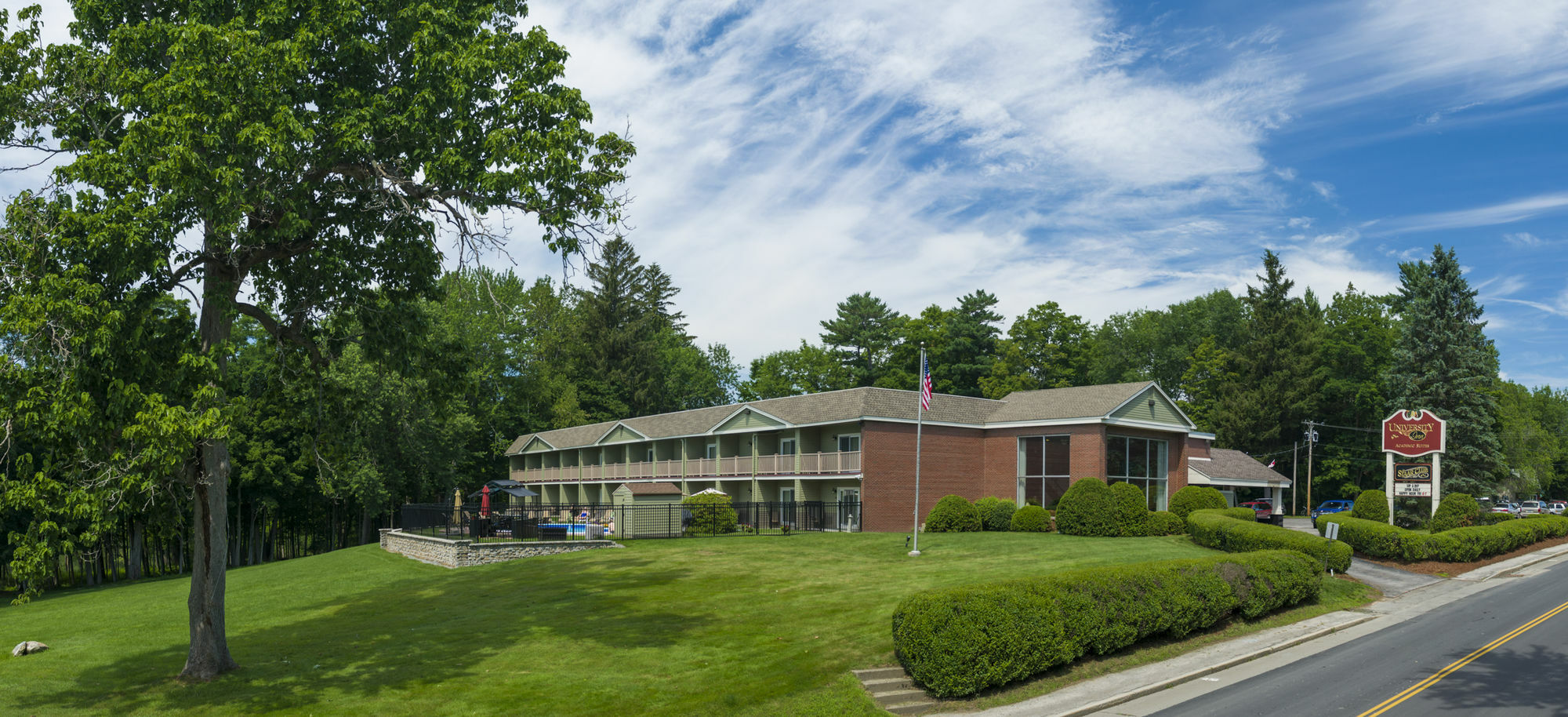 University Inn Academic Suites Orono Экстерьер фото